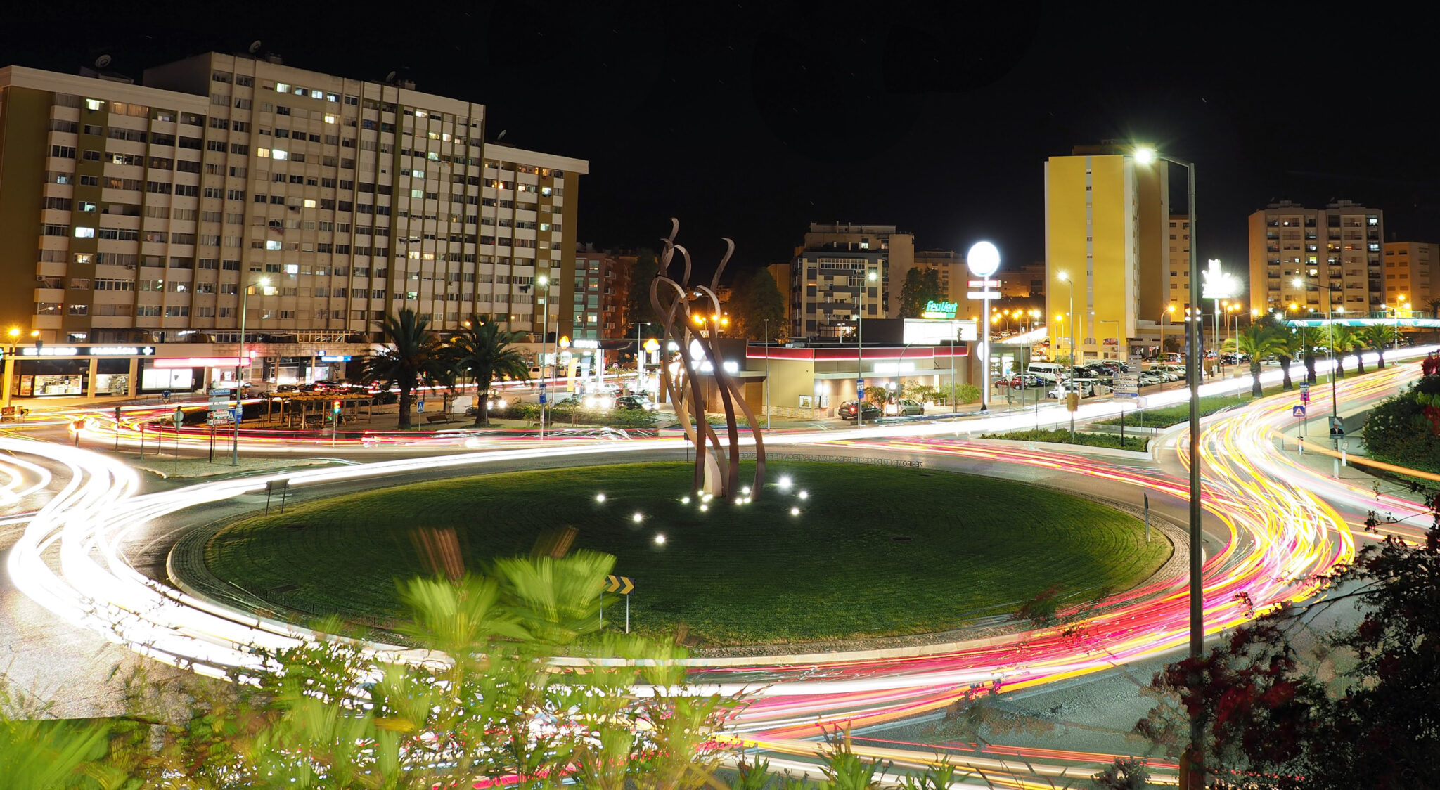 Rotunda do Zéfiro à noite
