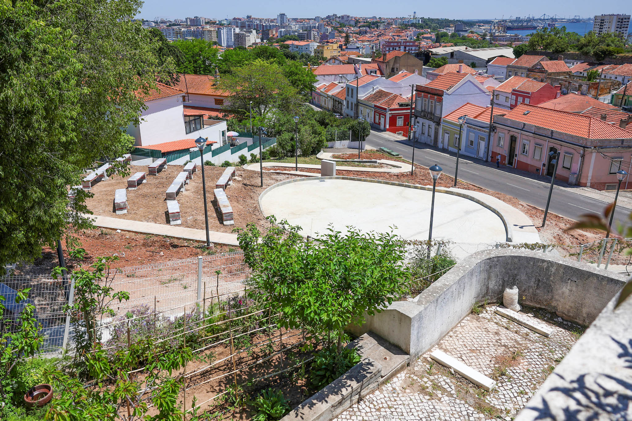 Construção do aditório e caminho do Bairro Grito dos Pescadores