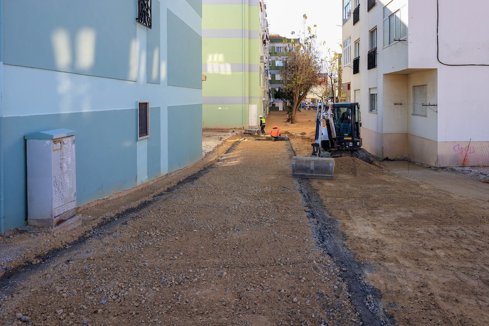 Construção do espaço público nas traseiras da Rua de Vanicelos e da Praceta das Amoreiras