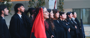No coração de Setúbal, a uma só voz, os setubalenses cantaram Grândola Vila Morena num tributo emocionante à liberdade conquistada na Revolução dos Cravos.