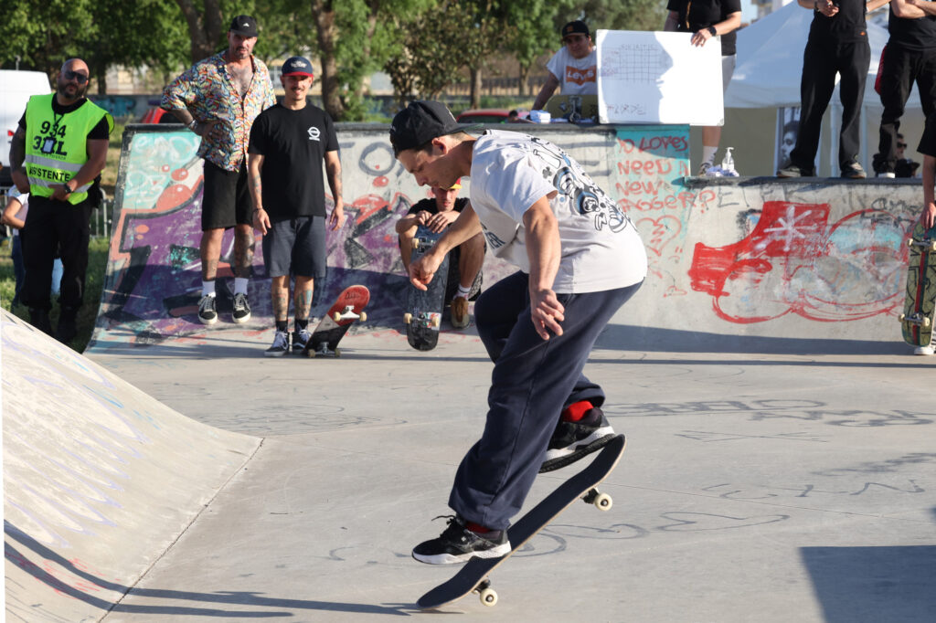 Entre manobras no ar e boa energia, o Skate Parque de Setúbal ganhou vida num encontro onde a juventude mostrou o seu talento, criatividade e espírito de comunidade.