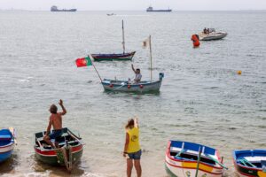 A tradicional regata de botes a remos voltou a agitar as águas do rio Sado no encerramento do Setúbal é Mar, evocando a herança marítima que faz parte da identidade setubalense.