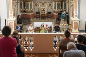 Num ambiente de fé e emoção, a Igreja da Anunciada acolheu o espetáculo "Fado em Oração", que assinalou o arranque do programa do Novo Círio de Nossa Senhora da Arrábida.