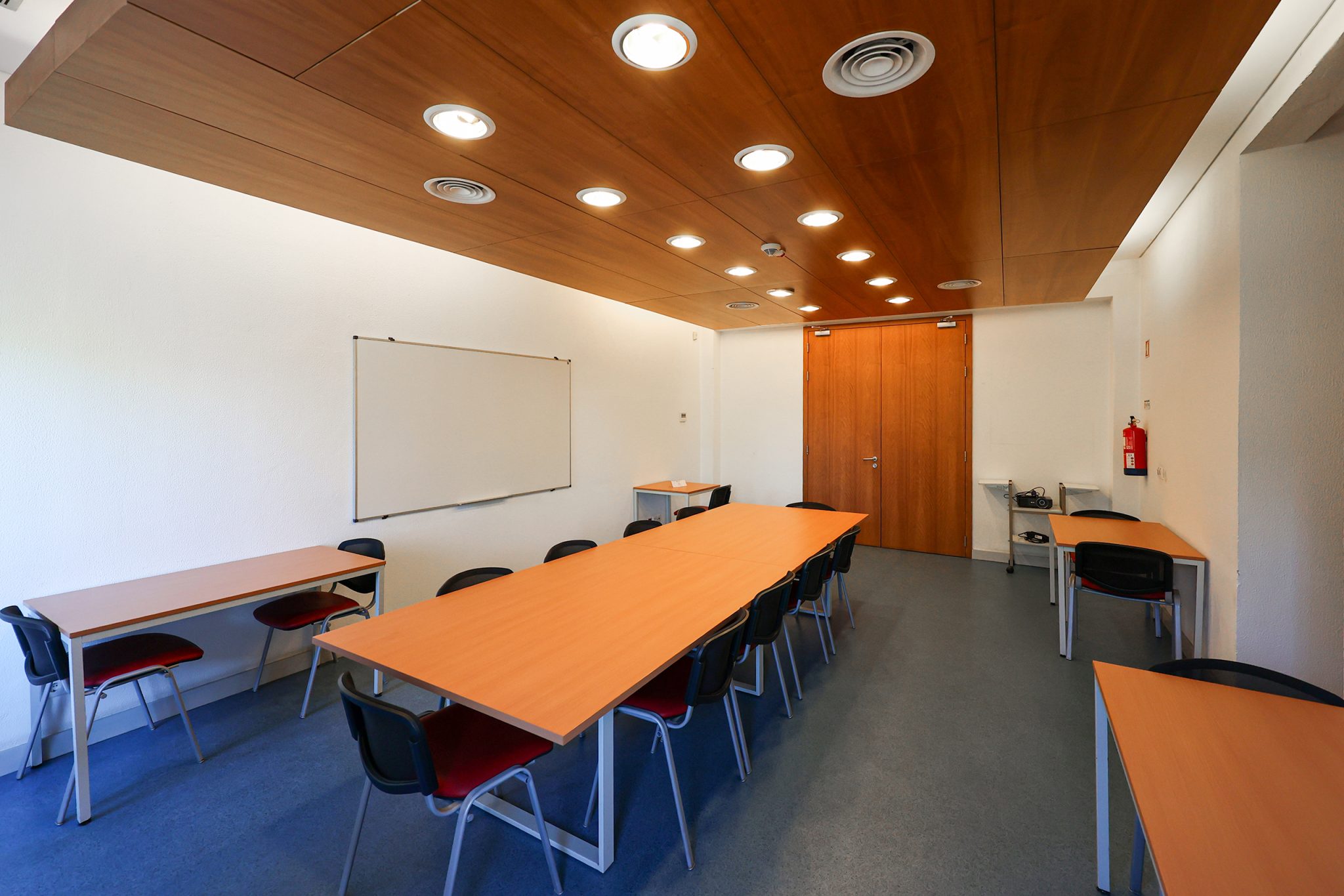 NNIES – Ninho de Novas Iniciativas Empresariais - Sala de Reuniões